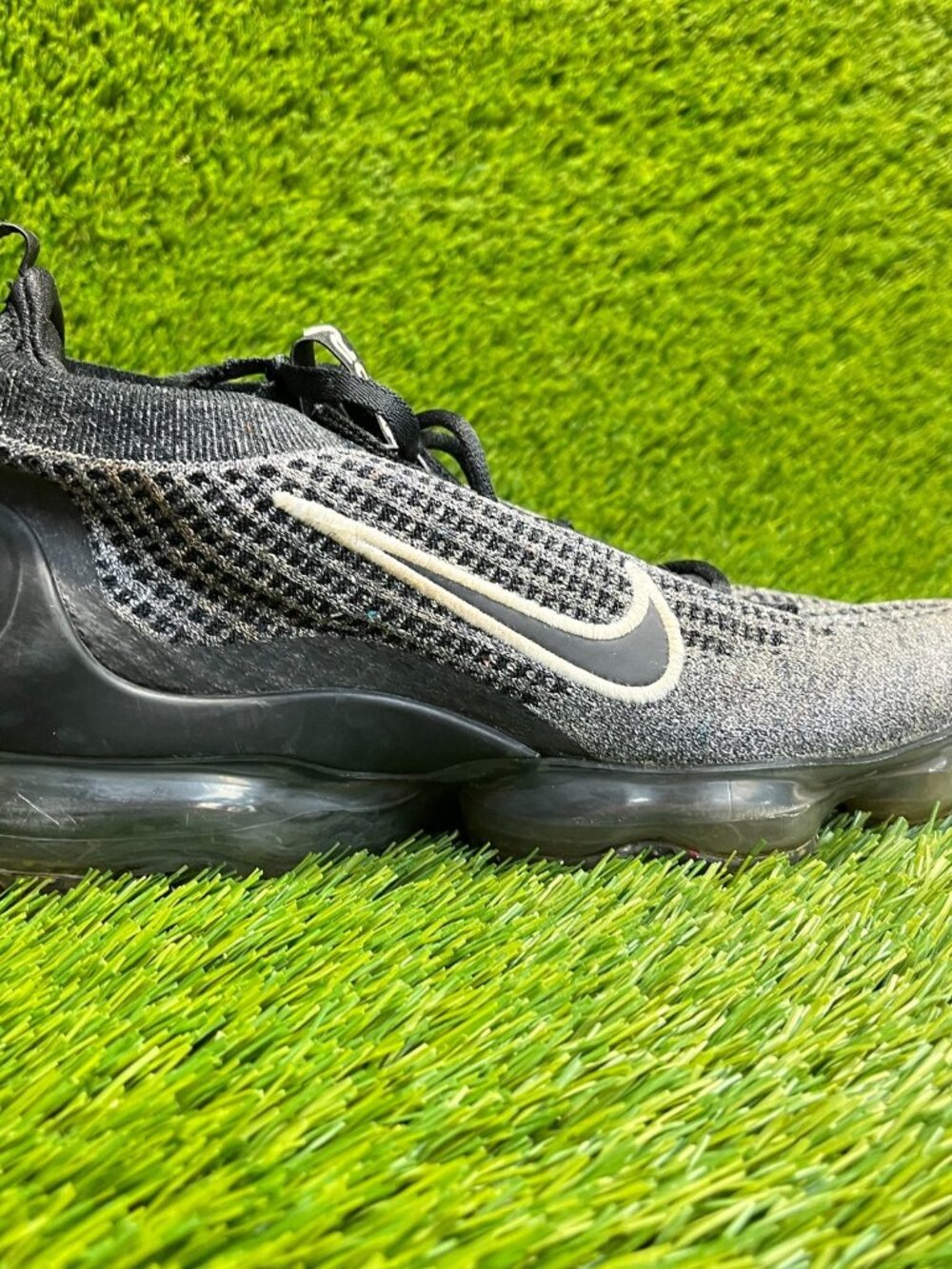 Nike Air VaporMax 2021 Flyknit Mens Size 9 Black Athletic Running Shoes Sneakers